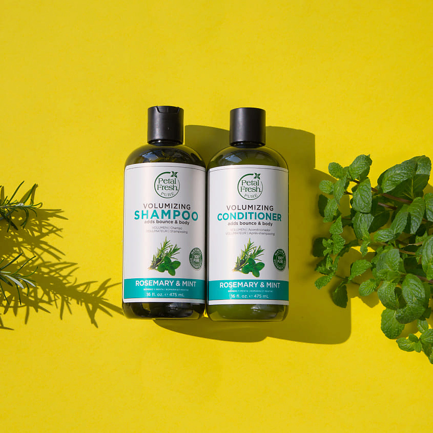 PETAL FRESH Шампунь для волос с экстрактами розмарина и мяты – фото 2