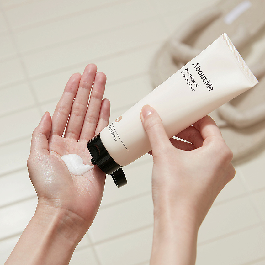 ABOUT ME Пенка для лица очищающая с рисом Rice Makgeolli Cleansing Foam – фото 7
