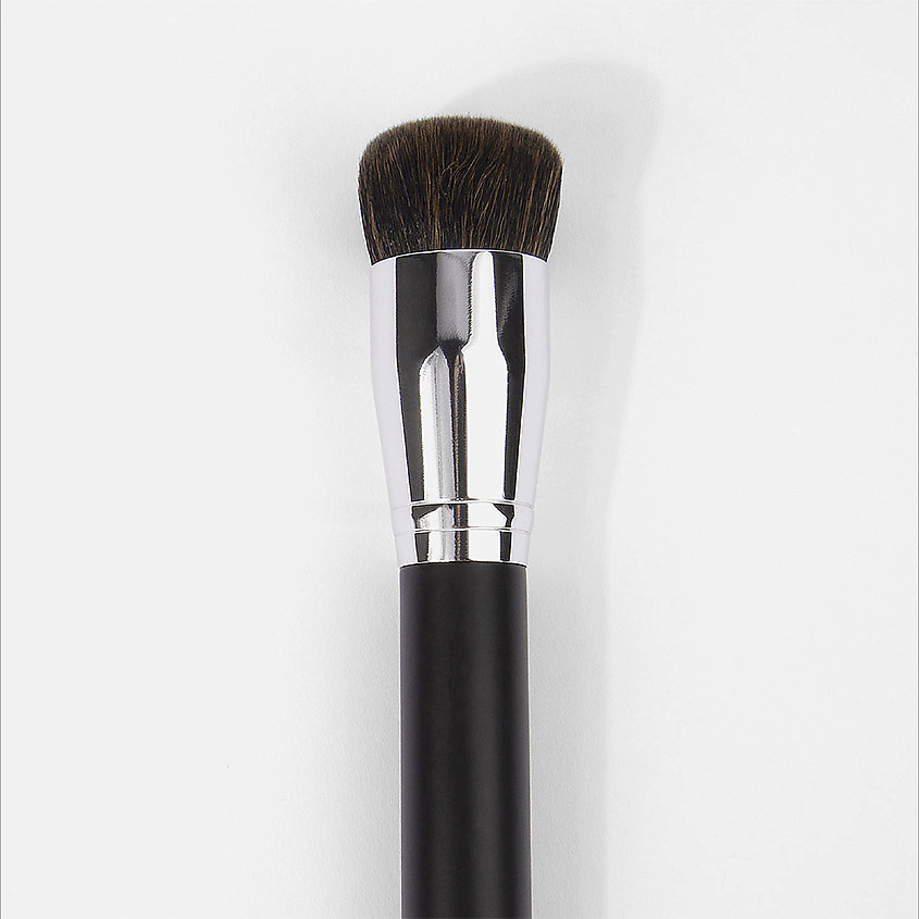 BH COSMETICS Кисть круглая для лица Rounded Face Brush – фото 3