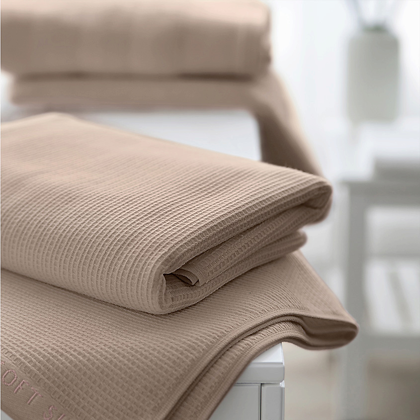 SOFT SILVER Антибактериальное махровое полотенце для тела с массажным эффектом, 65х140 см. Цвет: «Песчаный берег» (бежевый) – фото 3