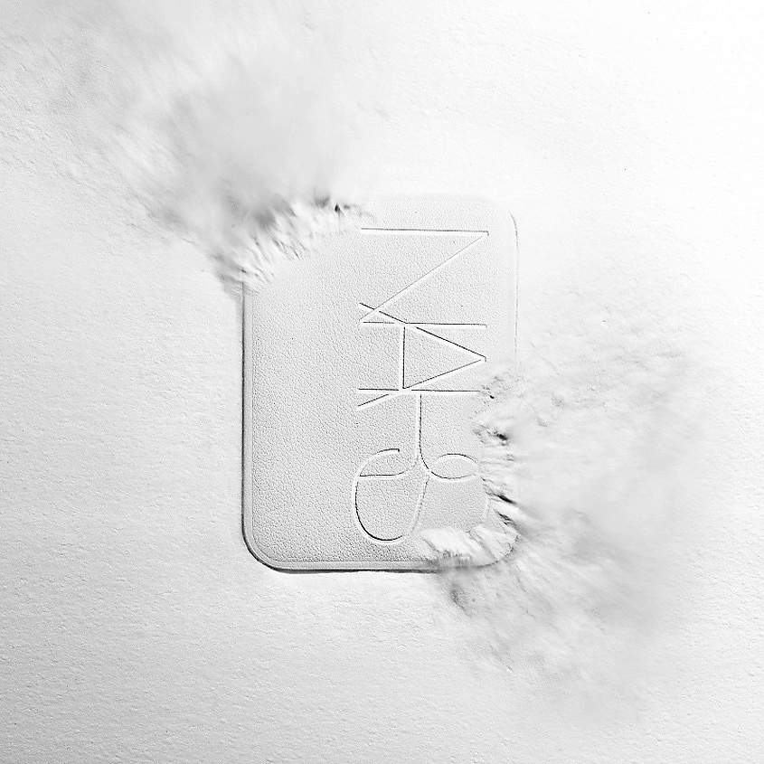 NARS Светоотражающая фиксирующая компактная пудра – фото 6