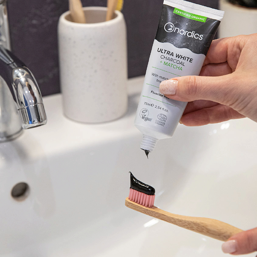 NORDICS Зубная паста Ultra White Charcoal + Matcha – фото 3