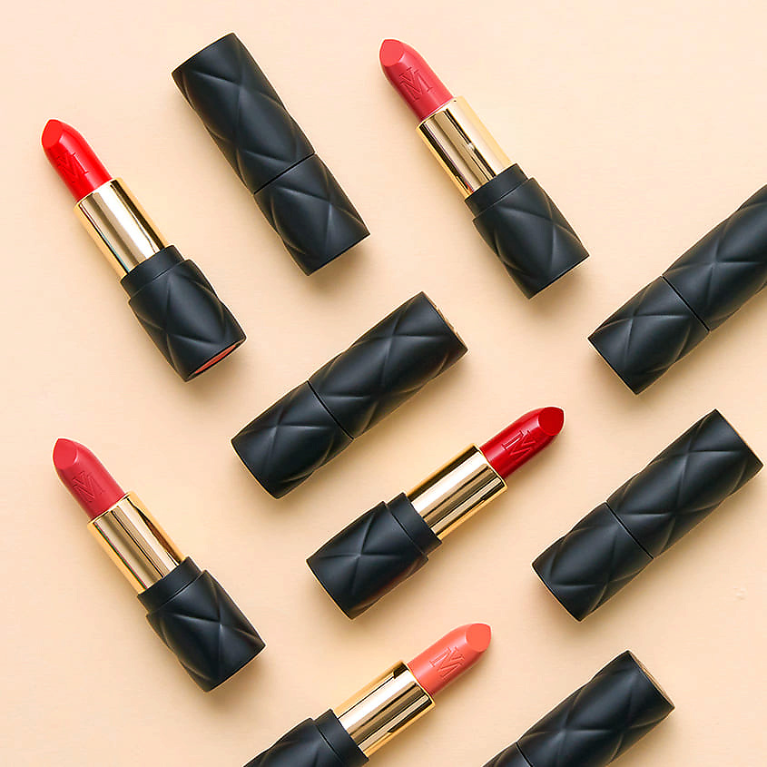 VIA MILANO Матовая помада для губ с витамином Е Velvet Matte Lipstick – фото 4